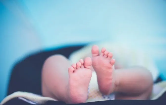 piedini di neonato