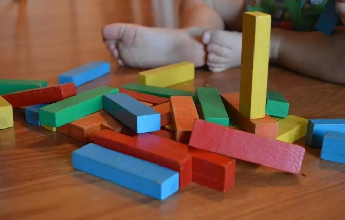 giocattoli in legno metodo montessori