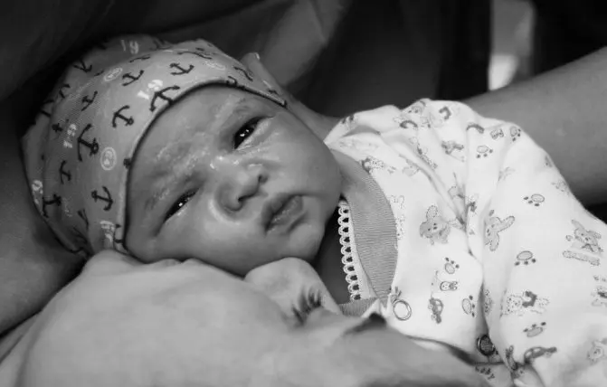 mamma e bambino appena nato