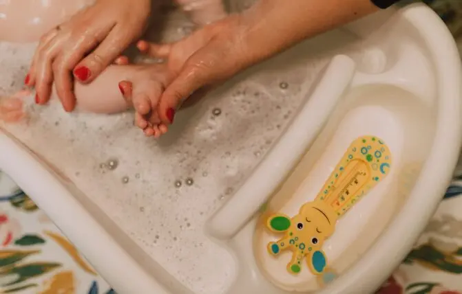 quando fare il bagnetto al neonato