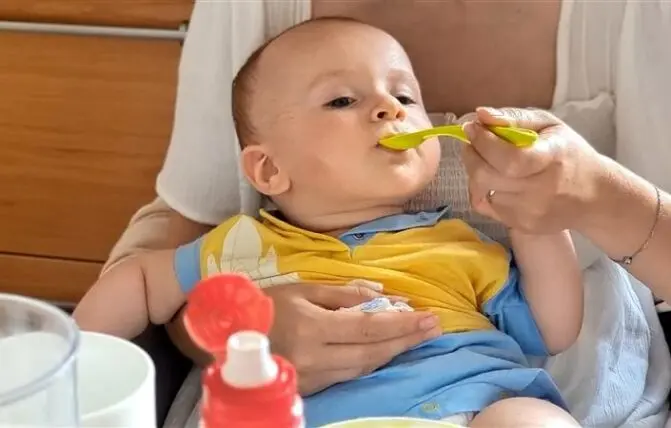 svezzamento 4 mesi